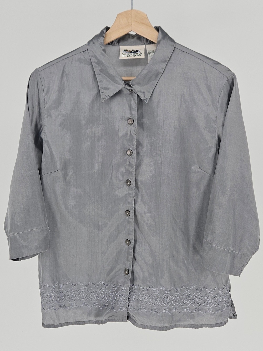 Northern Reflections Gray Embroidered Button Front Blouse Women's M